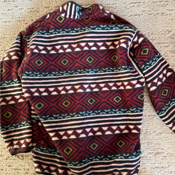 Patagonia Synchilla Fleece with Red and Gray Tones - Picture 3 of 4